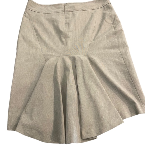 Reiss Skirt. Light grey. Lined. Sz 12. Back detailing. EUC - Picture 1 of 9